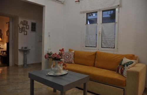 Lavreotiki House | KD Vintage Home