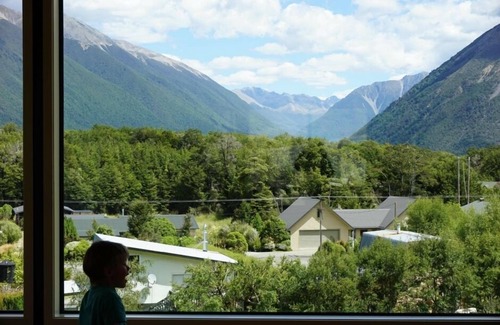 St. Arnaud House | Kea Castle, Stunning mountain views.