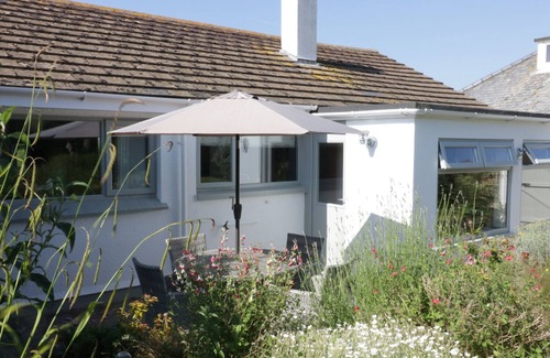 Crantock Cottage | KEELYN, pet friendly, country holiday cottage in Crantock
