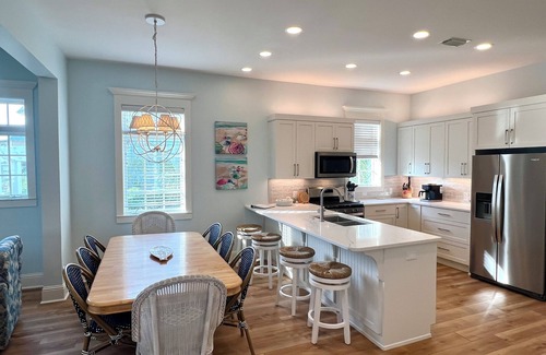 Sunnyside House | Keep Calm and Carillon: Spacious Family Beach Home Close to Beach Walkover