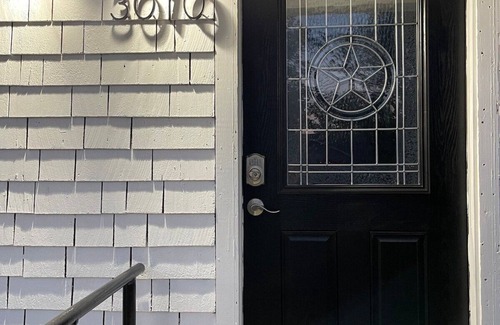 Sayles Blvd. Area House | Keep it simple at this peaceful and centrally-located place.