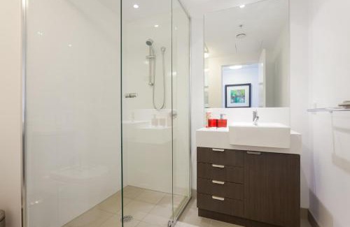 Fortitude Valley Apartment | Keeping Cool on Connor - Executive 2BR Fortitude Valley apartment with pool and views
