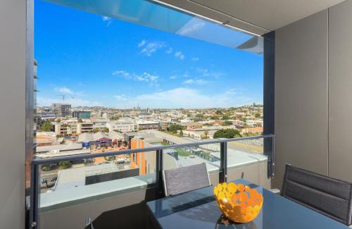 Fortitude Valley Apartment | Keeping Cool on Connor - Executive 2BR Fortitude Valley apartment with pool and views