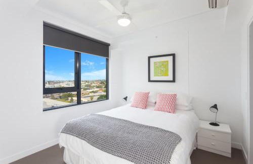 Fortitude Valley Apartment | Keeping Cool on Connor - Executive 2BR Fortitude Valley apartment with pool and views