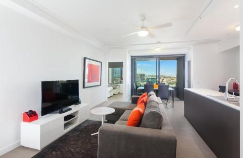 Fortitude Valley Apartment | Keeping Cool on Connor - Executive 2BR Fortitude Valley apartment with pool and views