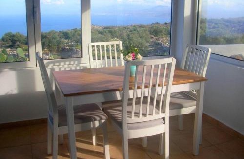 Kefalas Villa | Kefalas nr Almyrida sea view cottage