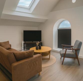 Clayton Apartment | Kehoe's Penthouse Near Etihad Stadium & Coop Live Arena Free Parking Sleeps 4