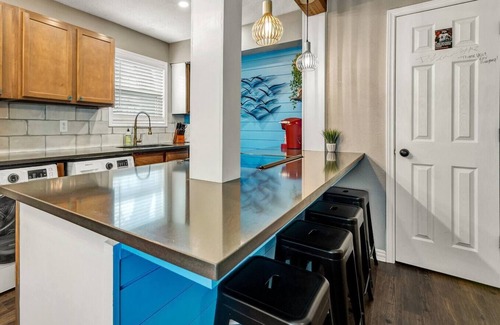 College Station Apartment | Kelly's Cove: 1st Flr 2 Bdrm-Walk to A&M-King Beds