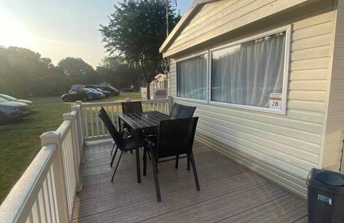 Clacton-on-Sea House | Kellysholidayhomes, Atlas, 3 bedroom Caravan, surrounded by nature