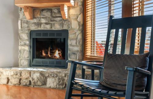 Branson House | Kemper's Cabin by Silver Dollar City - Ideally located