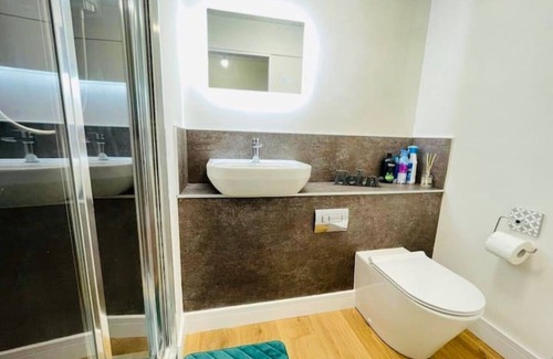 Kenilworth Apartment | KENILWORTH STUDIO * GROUND FLOOR * PARKING