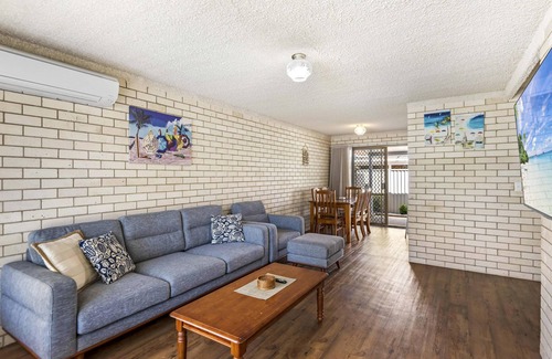 Ballina Apartment | Kenway Lodge - Convenience at Your Fingertips & Wifi