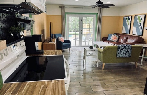 Crystal River House | Key Lime Cottage - Waterfront, kayaks, fire pit