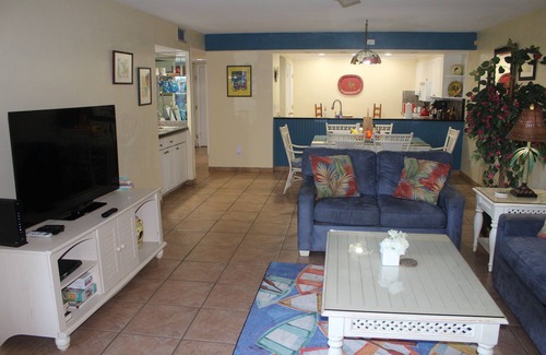 Key West Condo | Key West Beachside Spacious Two Bedroom Condo in the Top Location on the Key