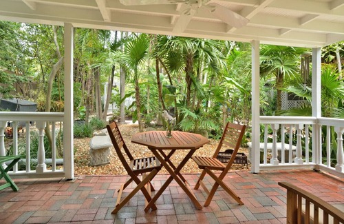 Old Town Apartment | Key West Butterfly Garden Flat - Minutes from Beach & Old Town Perfect for Couples