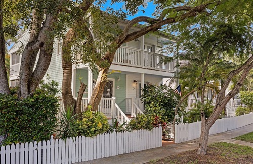 Key West House | Key West Happy Hideaway! Beautifully Renovated! 2 BDR/1.5 BA, GOLF, POOL, GYM
