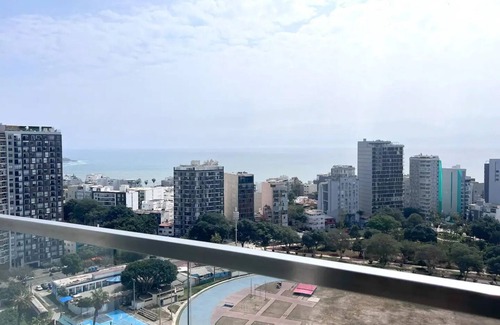 Barranco Apartment | Keyless 1BR | Ocean View | TV 65" | Peruvian 2004