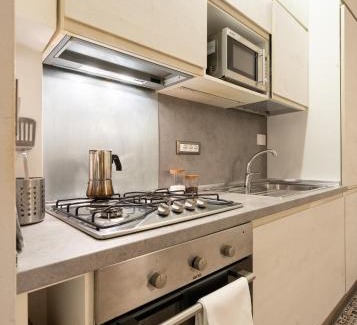 Duomo Apartment | Keys of Italy - Pergola 19 - 1 Bdr Flat with inner courtyard