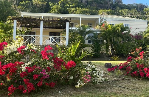 Piccadilly Villa | KeyStone Villa, English Harbour Antigua (3 Bedroom)