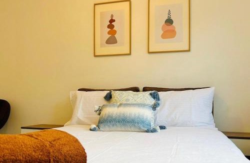 Falkirk House | KH-Entire House -Central Scotland, Self-Check-in , Pet-friendly and with Parking