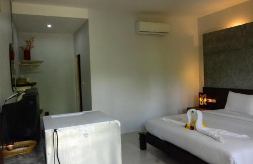 Khuk Khak Beach Resort | Khaolak Suthawan Resort - SHA Plus