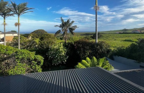 Kiama Heights Other | Kiama · Kiama Ocean View Cottage lifestyle