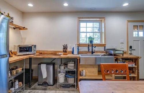 Himrod Cabin | Kick back and relax in this calming, stylish space!