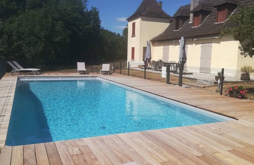 Simeyrols House | Kids Friendly House with Heated Secured Pool and Stunning View
