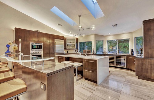 Paradise Valley Village House | KIERLAND FINEST+PRIVATE YARD+CUSTOM HOME+ALL TOILETRIES PROVIDED! ⭐️⭐️⭐️⭐️⭐️ PROPERTY