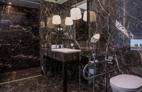 City Centre Glasgow Hotel | Kimpton Blythswood Square Hotel & Spa by IHG