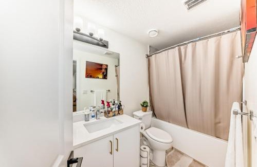 West Edmonton Villa | KimzNest