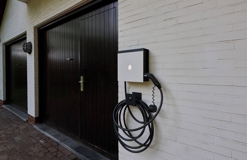 Lommel House | Kindvriendelijke Ruime Vakantiewoning met Privébos in Bosland Lommel