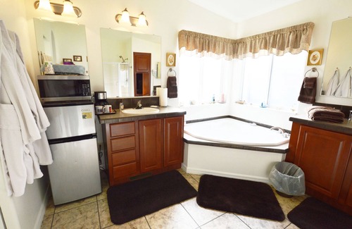 Page Bed & Breakfast | King 1 Private Room with en-suits bath in our B&B Close to Antelope Canyon