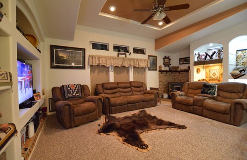 Page Bed & Breakfast | King 1 Private Room with en-suits bath in our B&B Close to Antelope Canyon