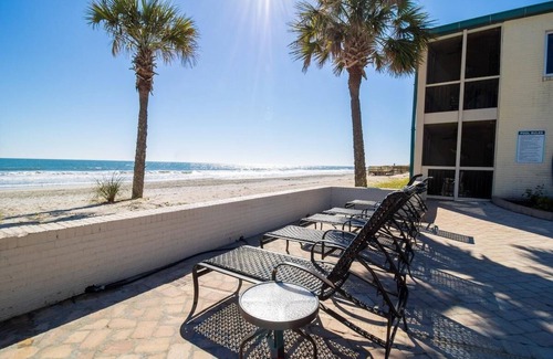 Litchfield by the Sea Apartment | King Bed 3rd Floor Resort View King Room