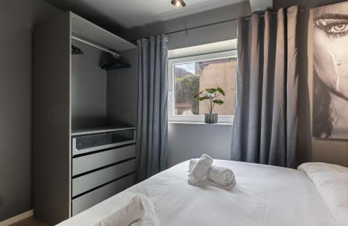 Arstad Apartment | King bed - Free parking - Renovated June 2025