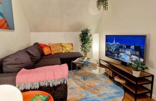 Engen House | King bed Great location Top floor