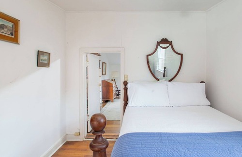 Brentwood Other | King Bed, Historic Franklin Farmhouse, Horses in your back yard & a pool.