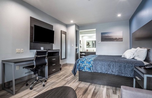 Katy Hotel | King Bed, Scottish Inn Katy, Kitchenette, Close to Mary Jo Peckham Park