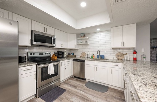 Daytona Beach House | KING BEDS! Spacious, Central, Quiet