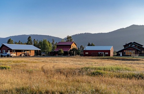 Tamarack Resort Apartment | King Guest Suite with Private Bath