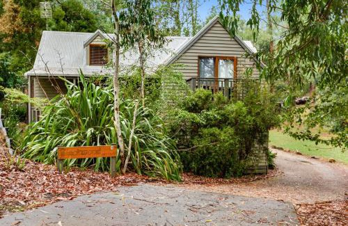Sawmill Settlement House | King Parrot Retreat