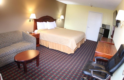 Hawkinsville Hotel | King Room Non-Smoking
