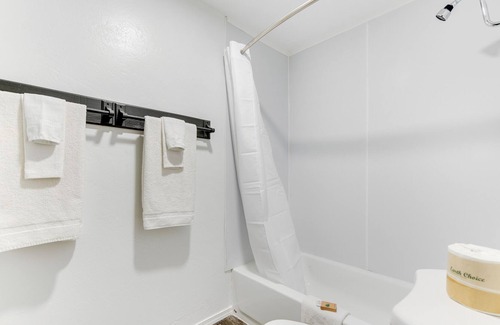 Lewis House | King Room with Kitchen at Dolores Mountain Inn