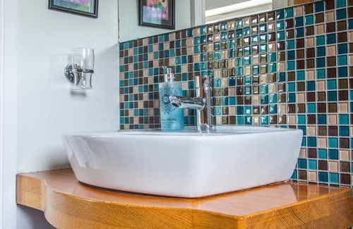 Newcastle Bed & Breakfast | King Room with Private en Suite