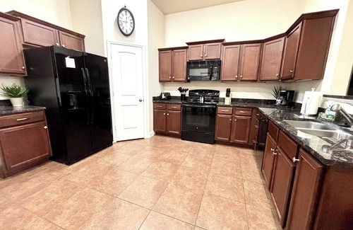 Lubbock House | King's Landing - 3BR/2BA - South Lubbock