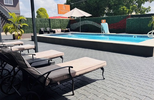 Paramaribo Apartment | King's Size Deluxe Two Bedroom