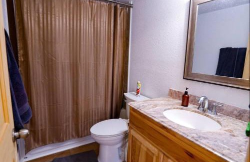Kenai House | King Salmon Suite, Cabin 4 at Lower Kenai Lodge