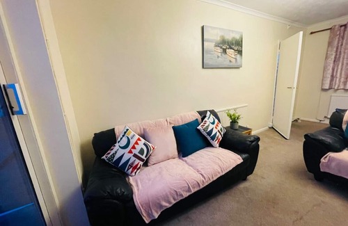 St Ives House | King size bed Fast Wi Fi, Garden space, parking,n