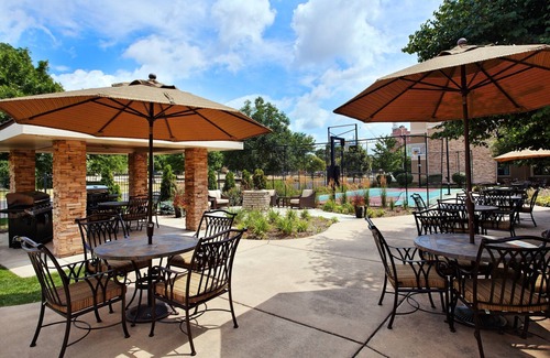 Peoria Apartment | King Suite. Free Breakfast. Pool & Hot Tub. Great for Business Travelers!